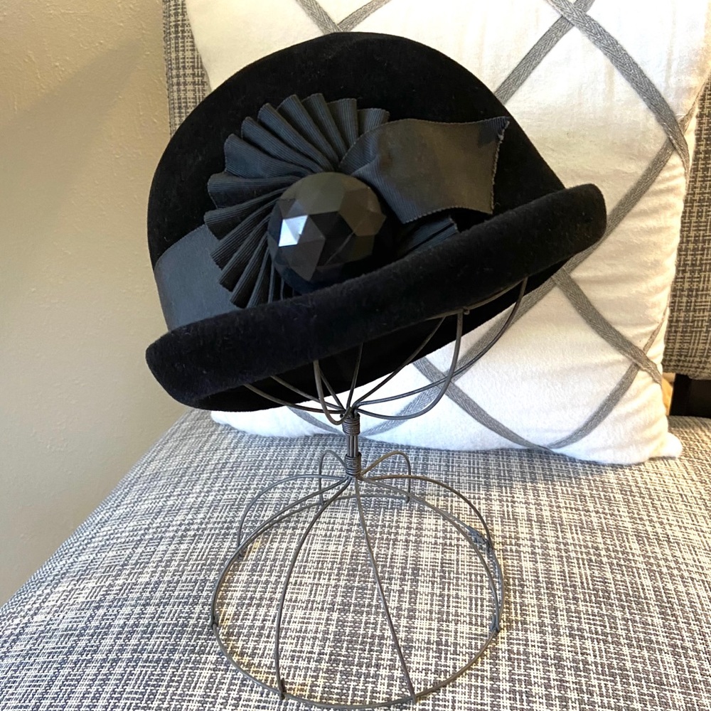 Black Vintage Jewel Hat
